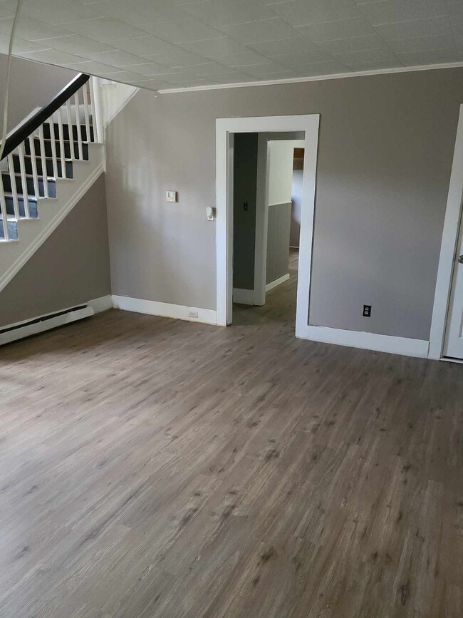 Building Photo - 37 Erchles St