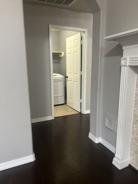 Building Photo - 3527 Pine Valley Dr