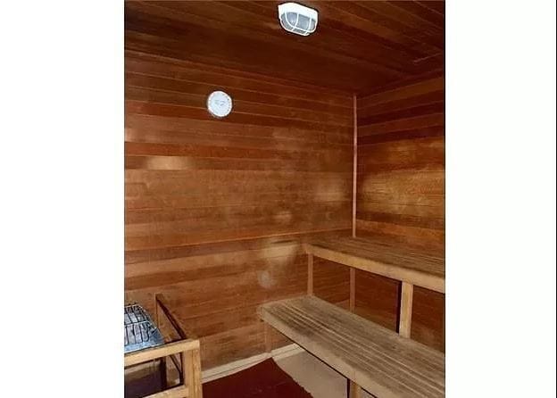 Building Photo - 488 E Ocean Blvd