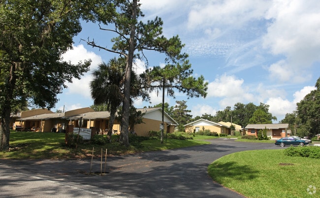 Building Photo - Mainbrook Apartments