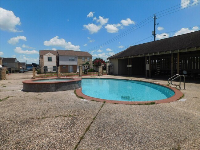 Building Photo - 9200 W Bellfort Ave