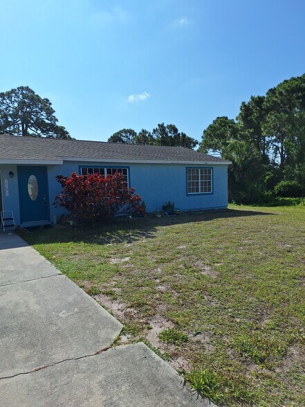 Building Photo - 1295 Schumann Dr