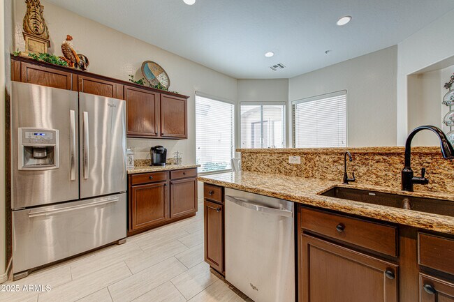 Building Photo - 16420 N Thompson Peak Pkwy