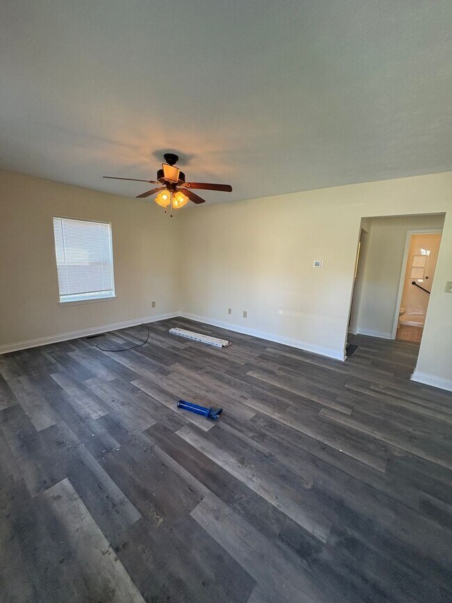 Building Photo - 624 Addison Ave