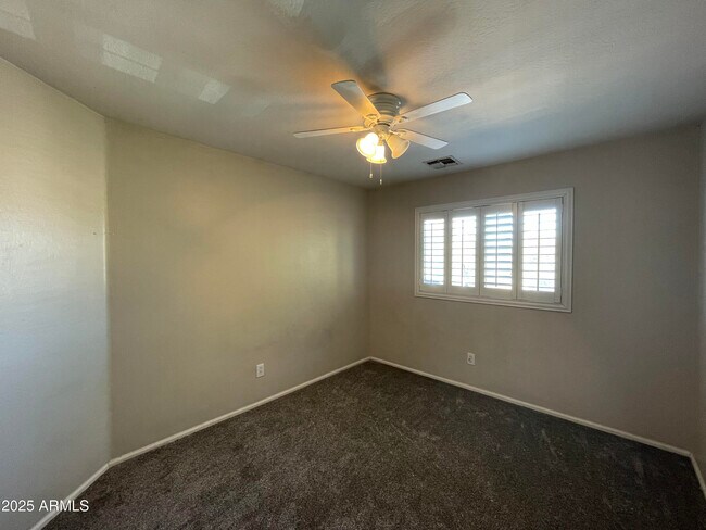 Building Photo - 1605 E Melanie St