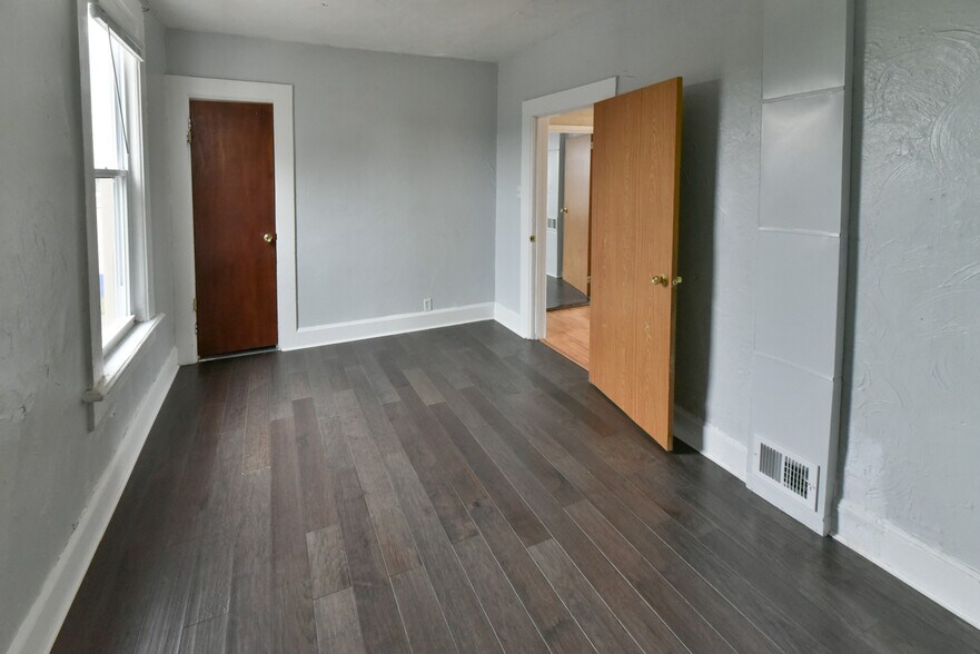 Building Photo - 3407 W Pierce St