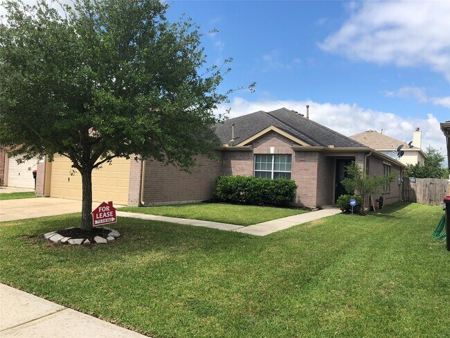 Building Photo - 19615 Hollington Dr