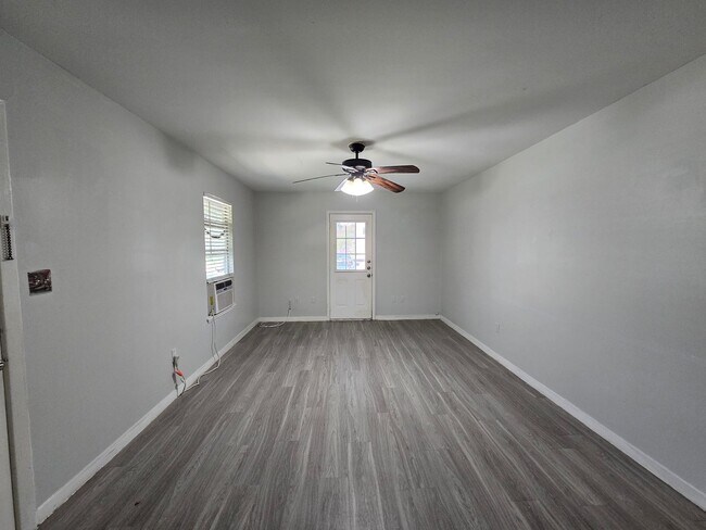 Building Photo - 4708 Red River St