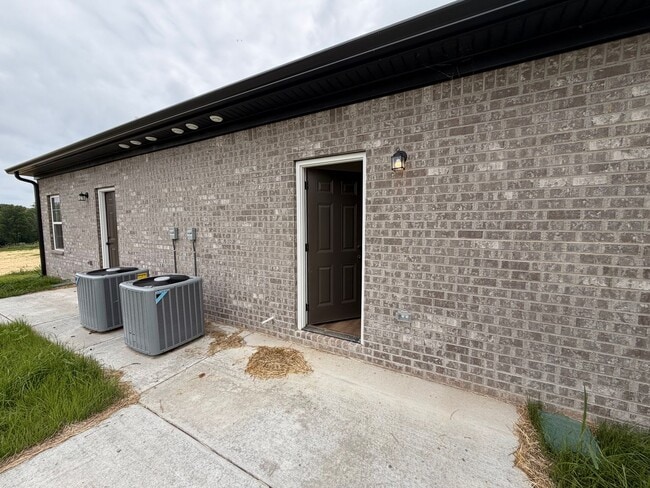 Building Photo - 206 Cates St