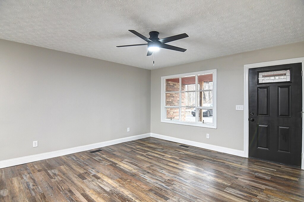 Building Photo - 1209 Nutwood Dr