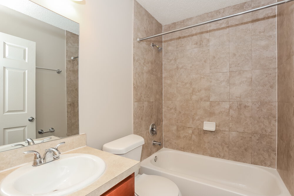 Building Photo - 2015 Cardiff Ln