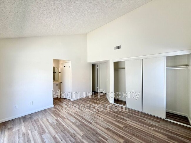 Building Photo - 24690 Rugby Ln