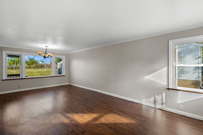 Building Photo - MOVE IN READY! Passed Occupancy!!! Move in BEFORE the holidays! Refrigerator included.