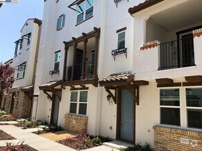 Building Photo - 2728 Ginoso Ct