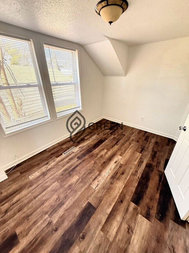 Building Photo - 3 Bedroom 2 Baths Home with Garage for rent in Kankakee