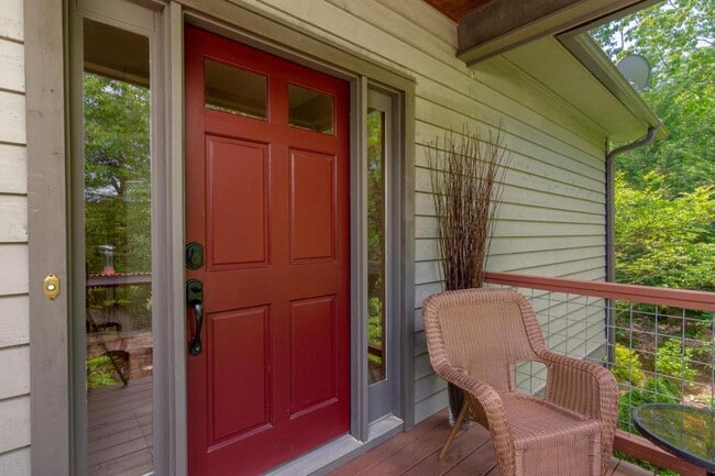 Building Photo - 348 Winding Ridge