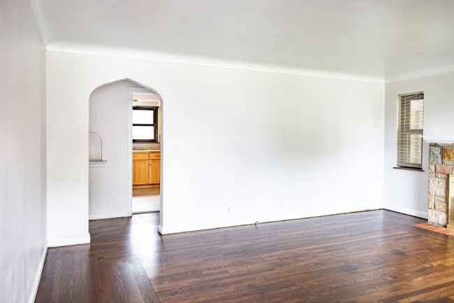 Building Photo - 4282 Homelawn Ave