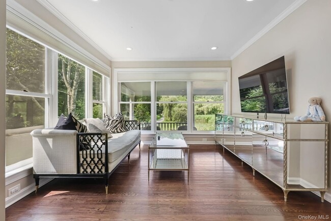 Building Photo - 777 Armonk Rd