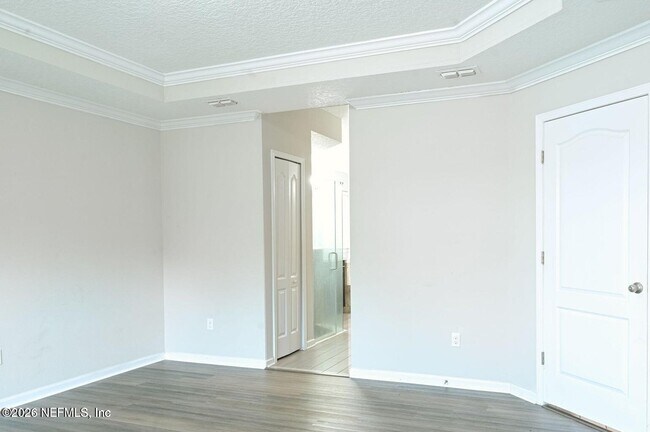 Building Photo - 353 Ponderosa Dr