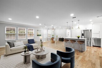 Building Photo - 3307 Garden Villa Ln