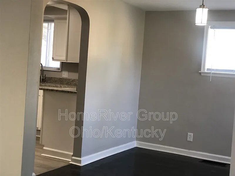 Building Photo - 2369 Taylor Ave