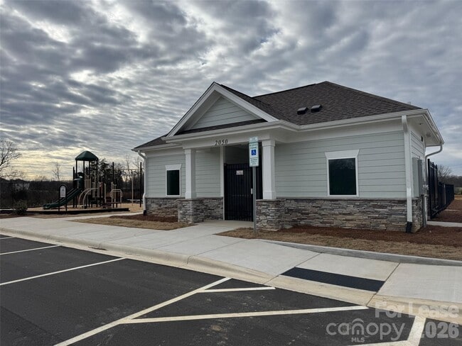 Building Photo - 3062 Weddington Pointe Dr