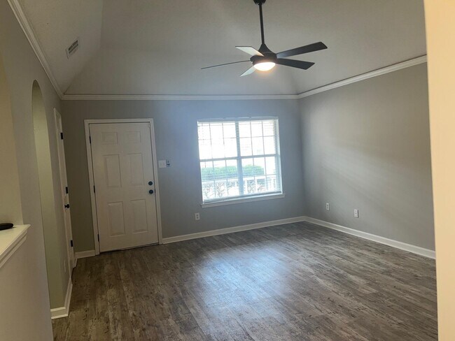 Building Photo - 10139 Cross Valley Dr