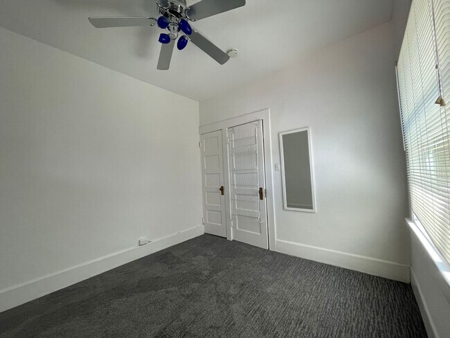 Building Photo - 2842 Copley Ave