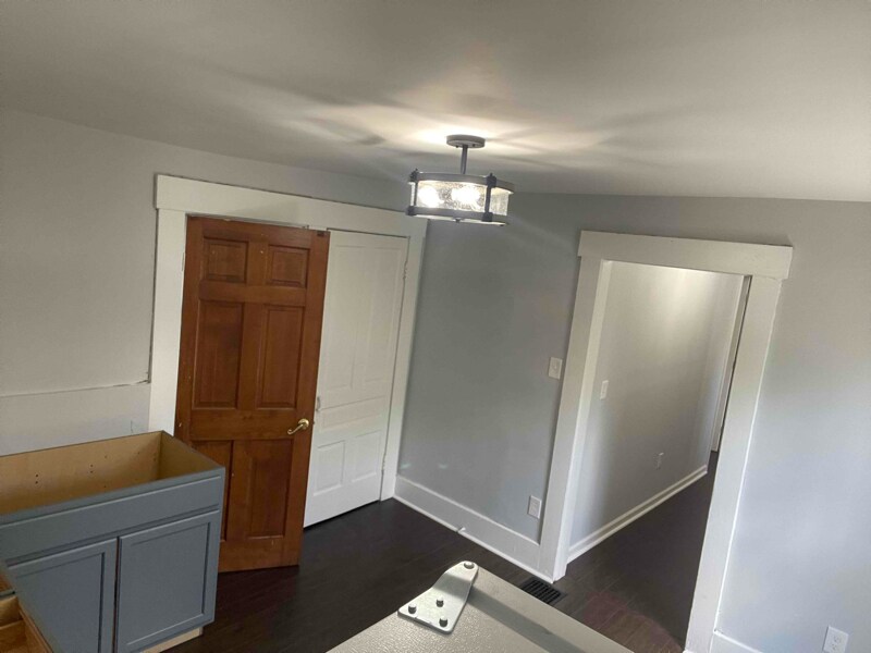 Building Photo - 300 Crawford St