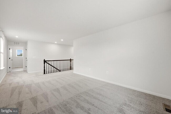 Building Photo - 102 Curtain Fall Dr