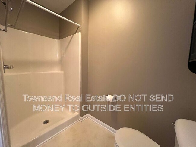 Building Photo - 155 Saunders Ct