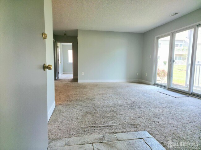 Building Photo - 8113 Tamarron Dr