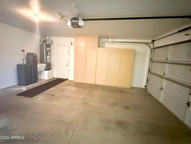 Building Photo - 4208 E Hamblin Dr