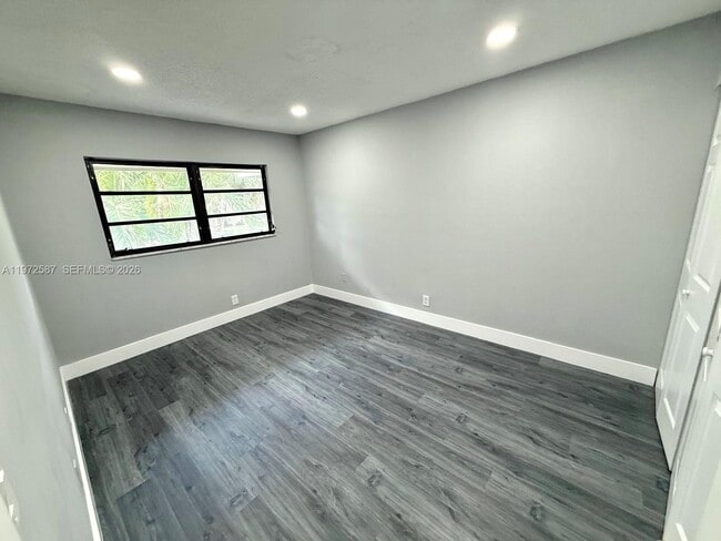 Building Photo - 2700 N 34th Ave