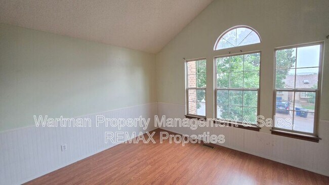 Building Photo - 6818 Ravencrest Dr