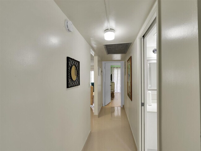 Building Photo - 3405 Bimini Ln