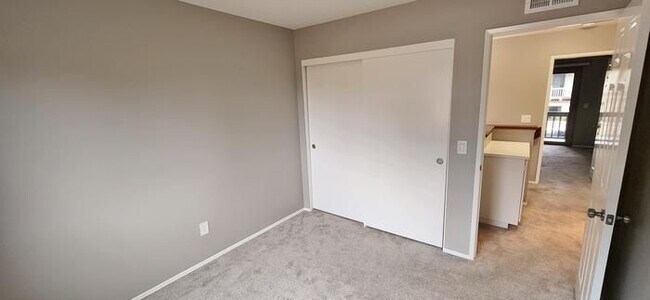 Building Photo - 6863 Alderwood Dr