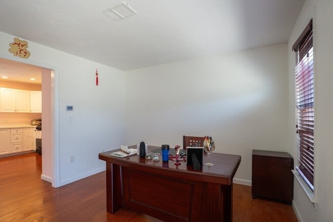 Building Photo - 30 Briarcliff Dr