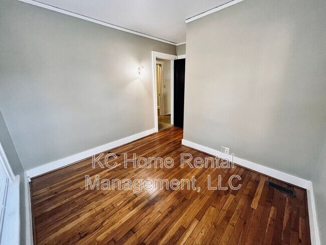 Building Photo - 3725 Locust St