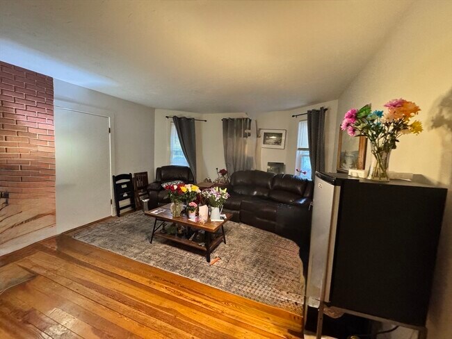 Building Photo - 36 Hollace St