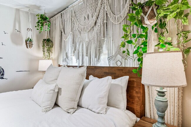 Building Photo - 11250 2nd St E