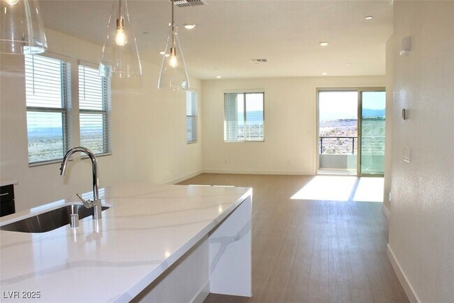 Building Photo - 11737 Stone Curlew Ave