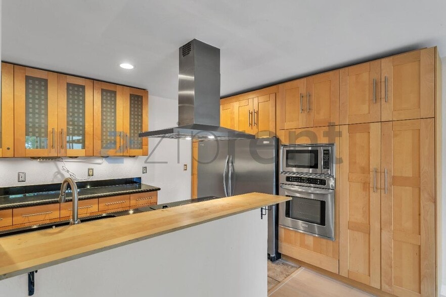 Building Photo - 955 Shorepoint Ct