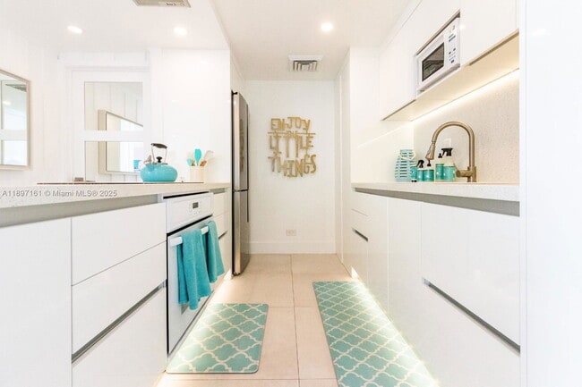 Building Photo - 2451 Brickell Ave