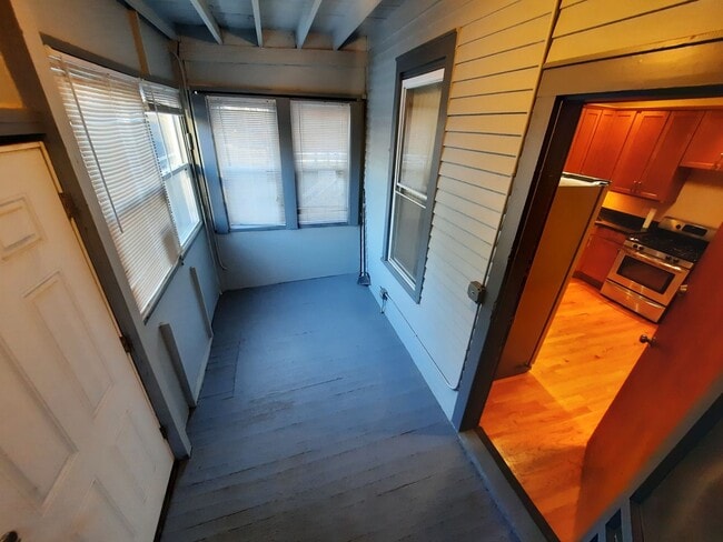 Building Photo - Nice Newly Renovated 2BD, 1BATH, 1St FL - ...
