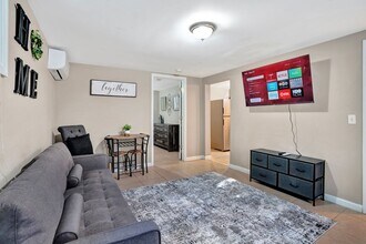 Building Photo - 408 Martin St