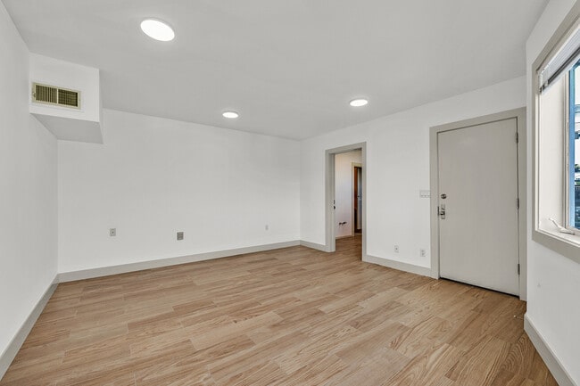 Building Photo - 50 Laidley St