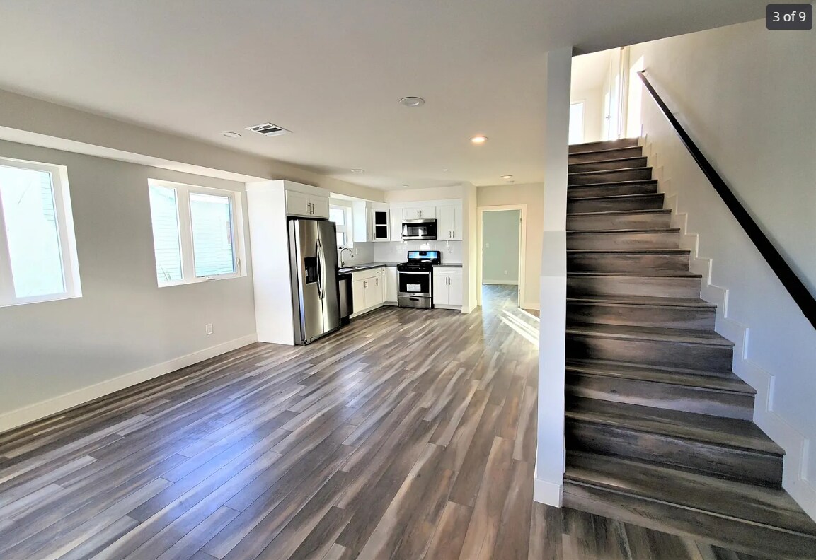 Building Photo - 803 N Kingsley Dr