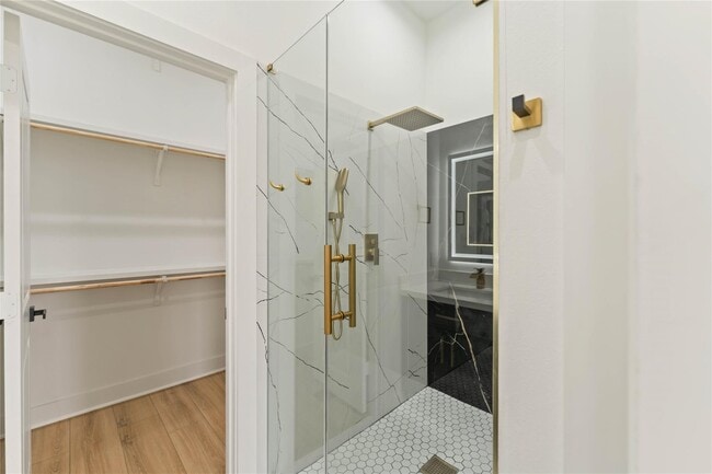 Building Photo - 8048 Sunbury St