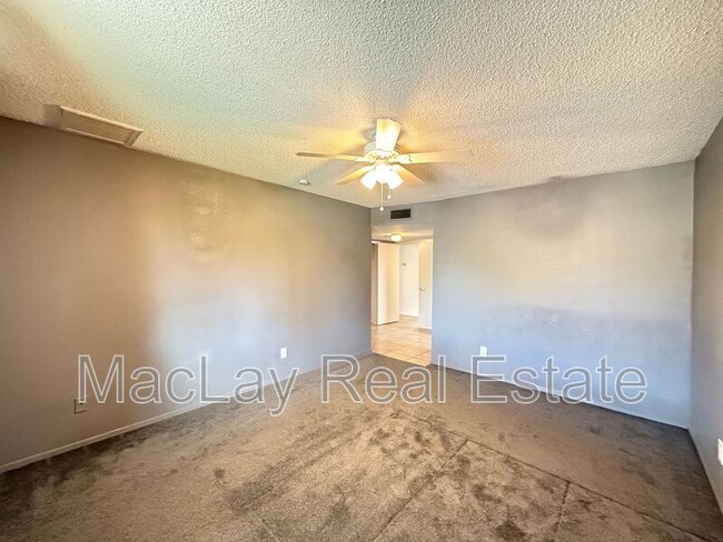 Building Photo - 2535 E Maryland Dr